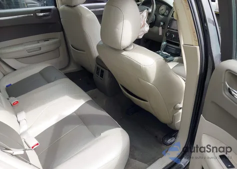 2008 Chrysler 300 Touring z USA, uszkodzony, nr VIN 2C3LA53G98H238229